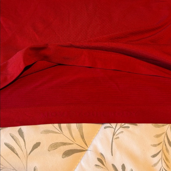 Lululemon Athletica Vibrant Red Tank Top size 12 - Picture 3 of 5